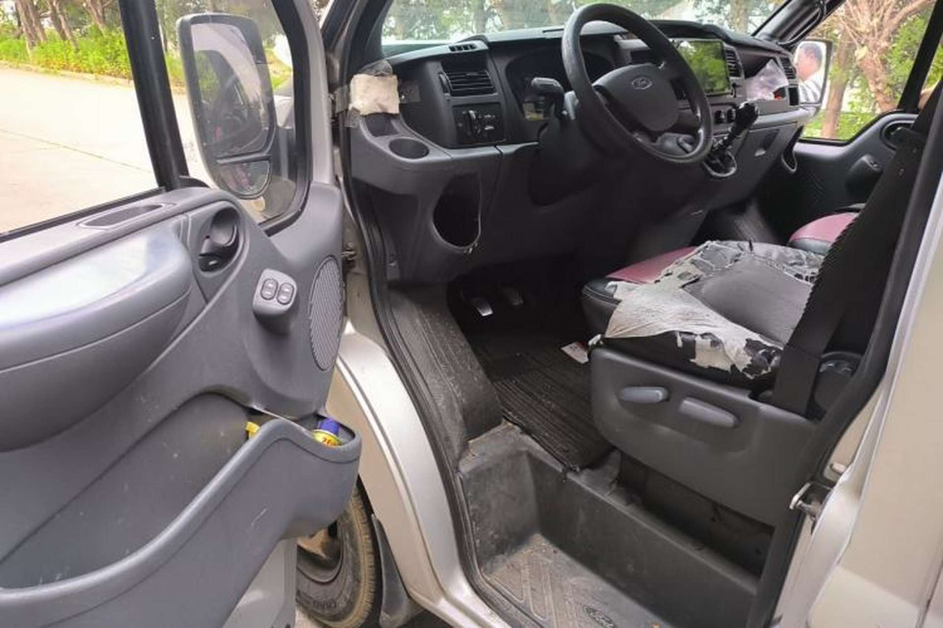 Used Ford Transit Custom 2016 2.2T Long-Wheelbase 6/7-Seater Mid-Roof Multi-Purpose Vehicle Driver Seat