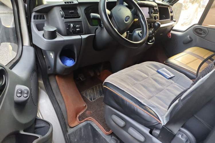 Used Ford Transit Custom 2016 2.2T Short-Wheelbase 6-Seater Mid-Roof Multi-Purpose Vehicle Driver Seat