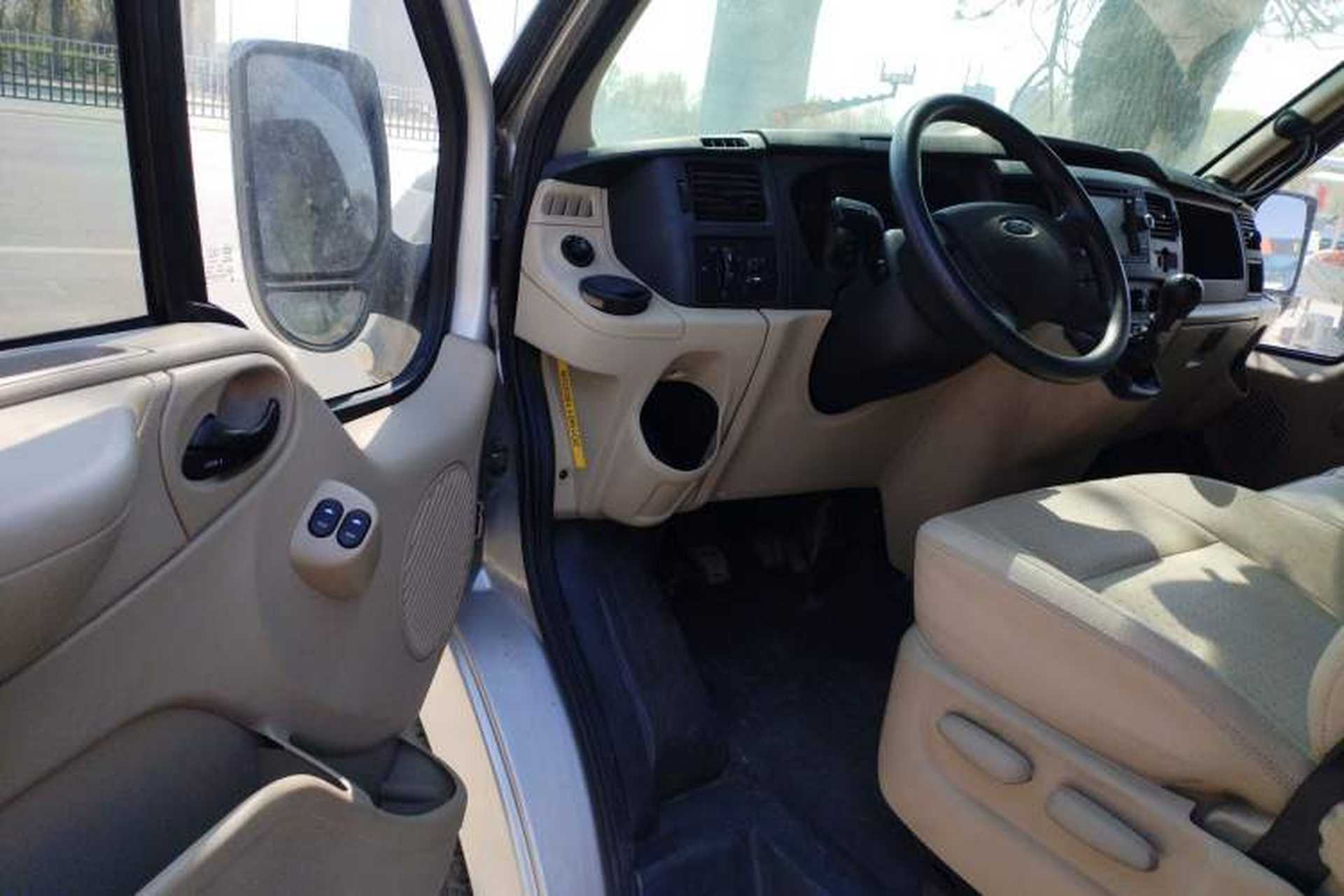 Used Ford Transit Custom 2016 2.2T Long Wheelbase 15-Seater Mid-Roof Luxury Version Driver Seat