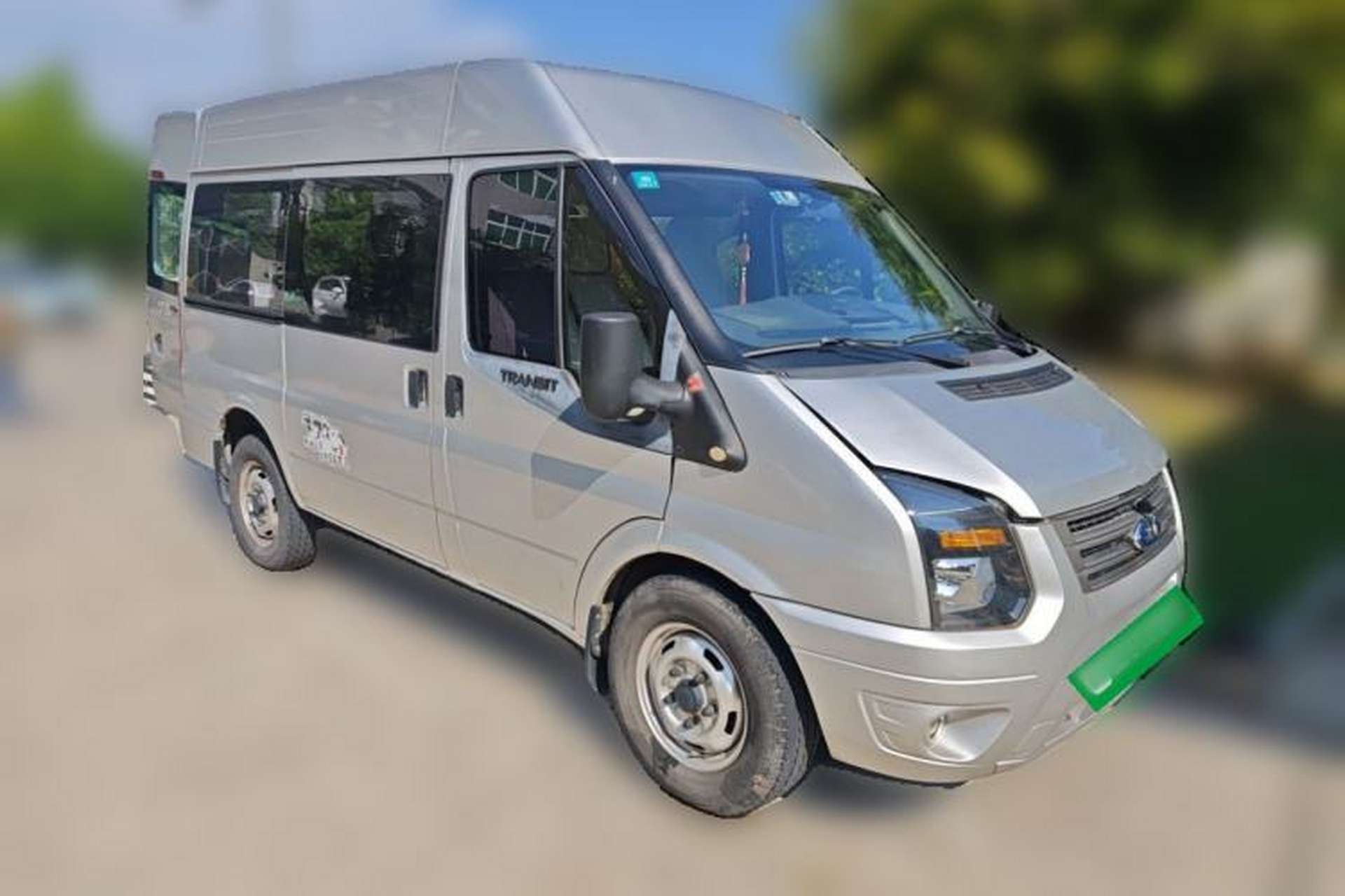Used Ford Transit Custom 2016 2.2T Short-Wheelbase 6-Seater Mid-Roof Multi-Purpose Vehicle Front Right 45 Deg