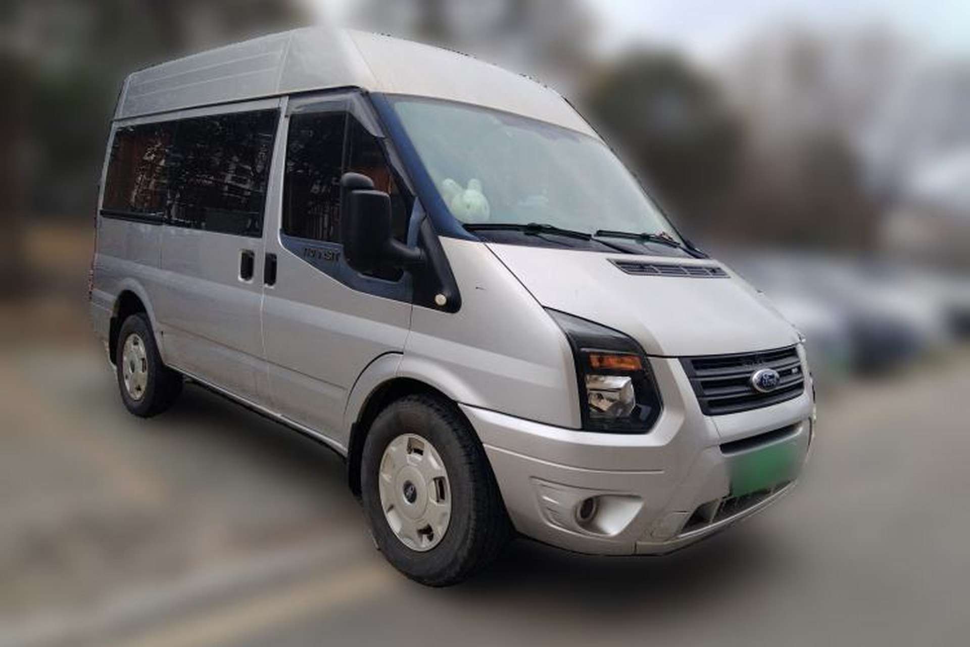 Used Ford Transit Custom 2016 2.2T Short-Wheelbase 6-Seater Mid-Roof Multi-Purpose Vehicle Front Right 45 Deg