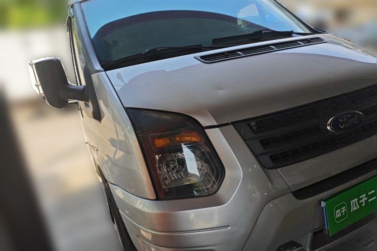 Used Ford Transit Custom 2016 2.2T Short Wheelbase 6-Seater Mid-Height Multi-Purpose Vehicle Front Right 45 Deg