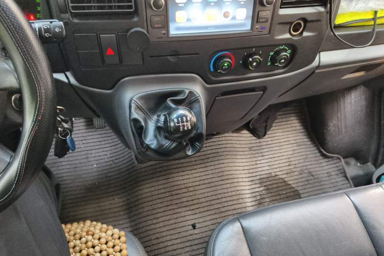 Used Ford Transit Custom 2016 2.2T Long-Wheelbase 6/7-Seater Mid-Roof Multi-Purpose Vehicle Gear Lever