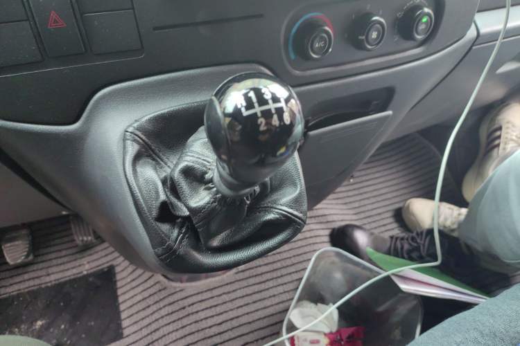 Used Ford Transit Custom 2016 2.2T Long-Wheelbase 6/7-Seater Mid-Roof Multi-Purpose Vehicle Gear Lever