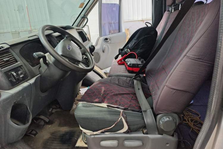 Used Ford Transit Custom 2016 2.2T Short-Wheelbase 6-Seater Mid-Roof Multi-Purpose Vehicle Left Front Seat
