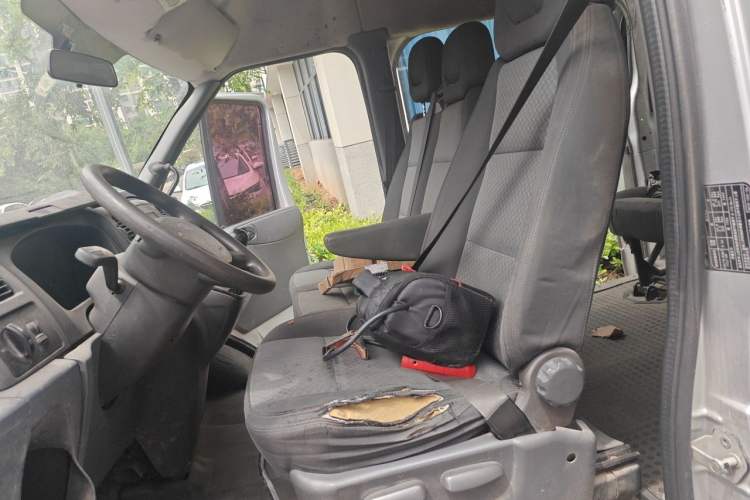 Used Ford Transit Custom 2016 2.2T Short-Wheelbase 6-Seater Mid-Roof Multi-Purpose Vehicle Left Front Seat
