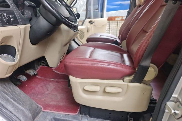Used Ford Transit Custom 2016 2.2T Long-Wheelbase 9-Seater Mid-Roof Luxury Coach Left Front Seat