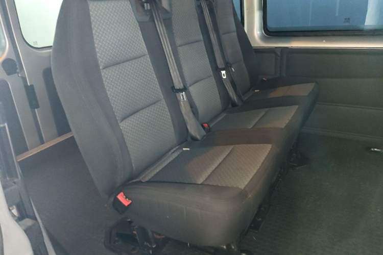 Used Ford Transit Custom 2016 2.2T Short-Wheelbase 6-Seater Mid-Roof Multi-Purpose Vehicle Left Rear Seat