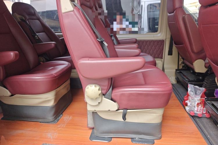 Used Ford Transit Custom 2016 2.2T Long-Wheelbase 9-Seater Mid-Roof Luxury Coach Left Rear Seat