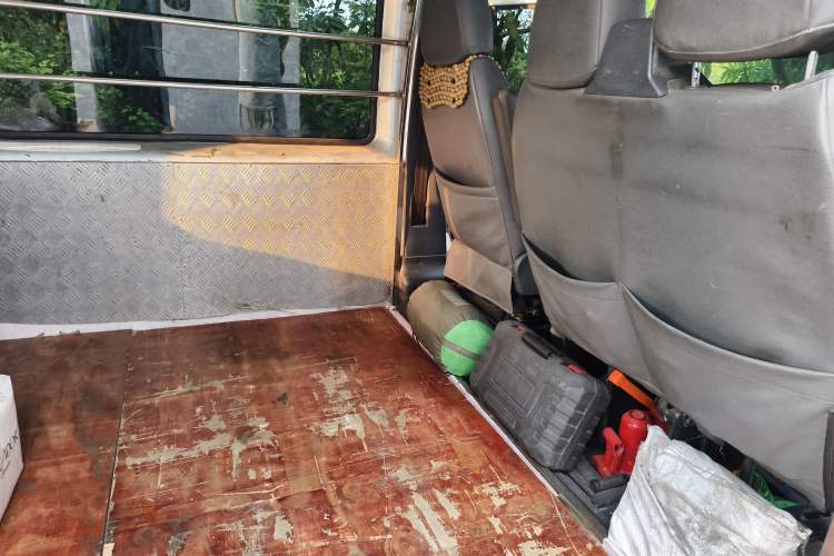 Used Ford Transit Custom 2016 2.2T Long-Wheelbase 6/7-Seater Mid-Roof Multi-Purpose Vehicle Left Rear Seat