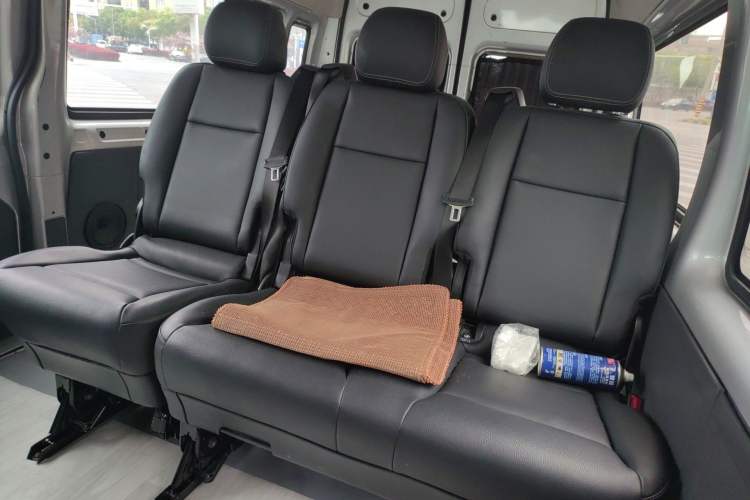 Used Ford Transit Custom 2016 2.2T Long-Wheelbase 6/7-Seater Mid-Roof Multi-Purpose Vehicle Left Rear Seat