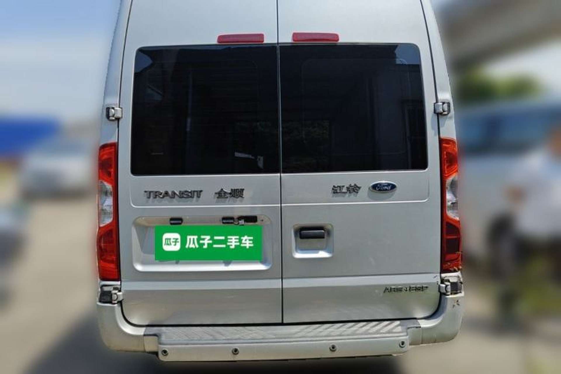 Used Ford Transit Custom 2016 2.2T Long-Wheelbase 9-Seater Mid-Roof Luxury Coach with 135 Horsepower Rear