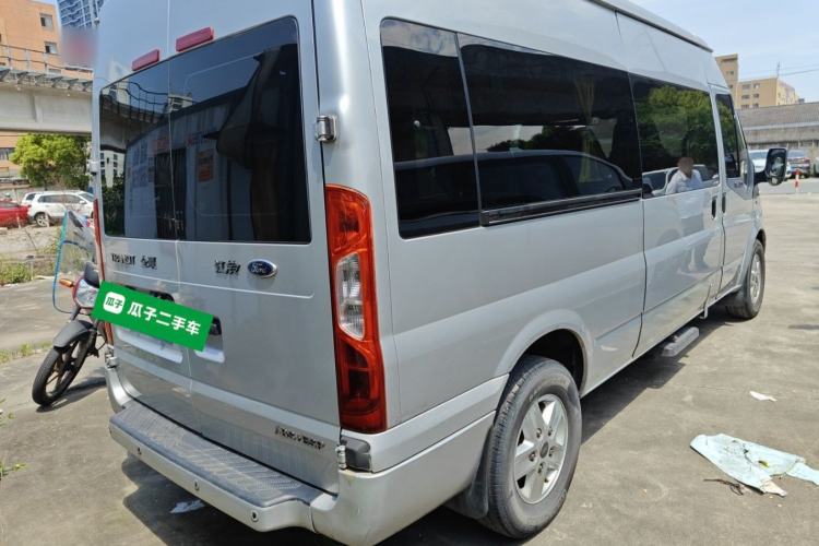 Used Ford Transit Custom 2016 2.2T Long-Wheelbase 9-Seater Mid-Roof Luxury Coach with 135 Horsepower Rear Right 45 Deg