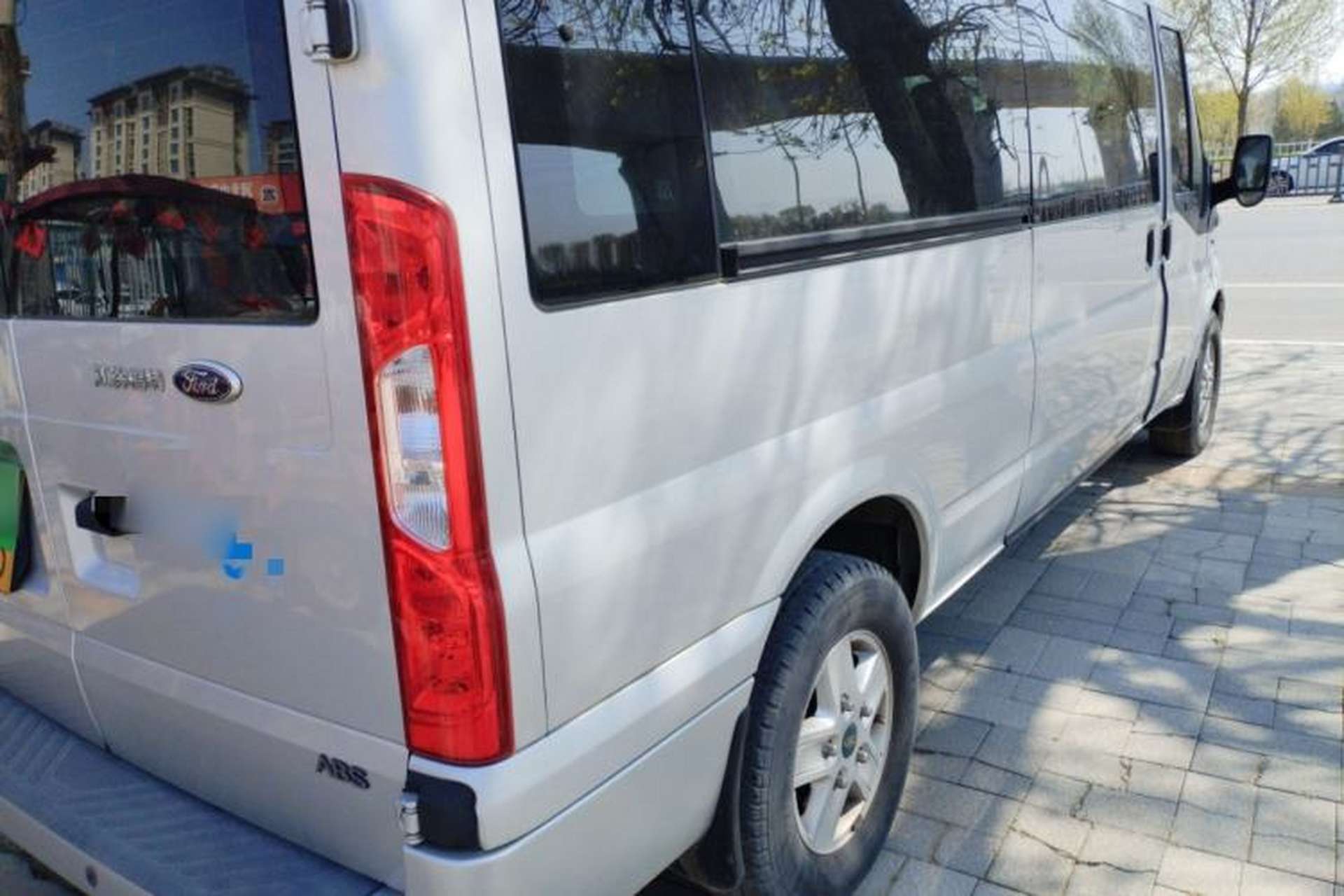 Used Ford Transit Custom 2016 2.2T Long Wheelbase 15-Seater Mid-Roof Luxury Version Rear Right 45 Deg