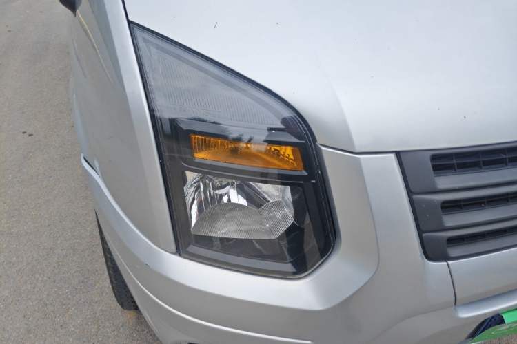 Used Ford Transit Custom 2016 2.2T Short-Wheelbase 6-Seater Mid-Roof Multi-Purpose Vehicle Right Front Headlight
