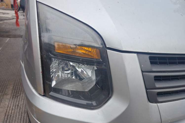 Used Ford Transit Custom 2016 2.2T Long-Wheelbase 6/7-Seater Mid-Roof Multi-Purpose Vehicle Right Front Headlight