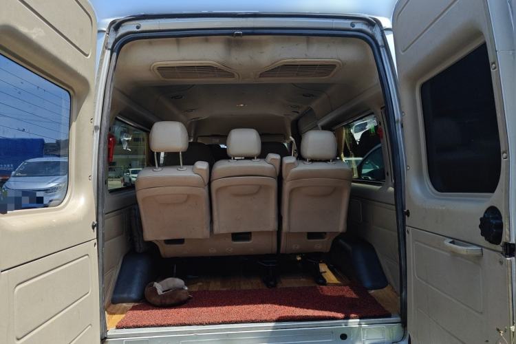 Used Ford Transit Custom 2016 2.2T Long-Wheelbase 9-Seater Mid-Roof Luxury Coach with 135 Horsepower Trunk