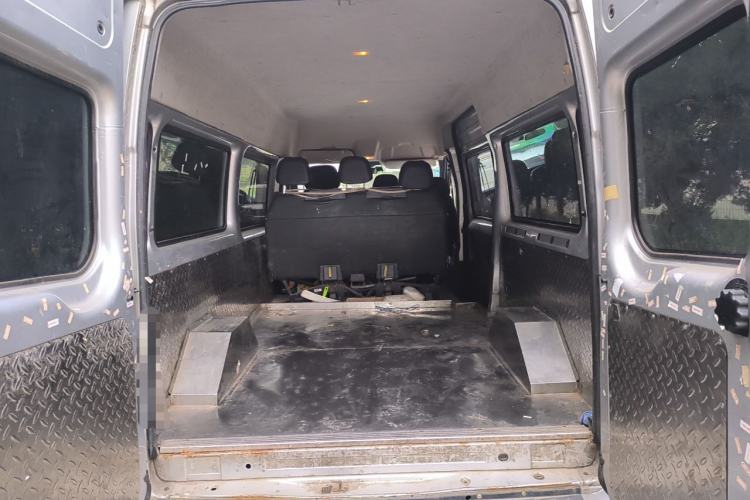 Used Ford Transit Custom 2016 2.2T Long-Wheelbase 6/7-Seater Mid-Roof Multi-Purpose Vehicle Trunk