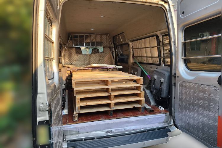 Used Ford Transit Custom 2016 2.2T Long-Wheelbase 6/7-Seater Mid-Roof Multi-Purpose Vehicle Trunk