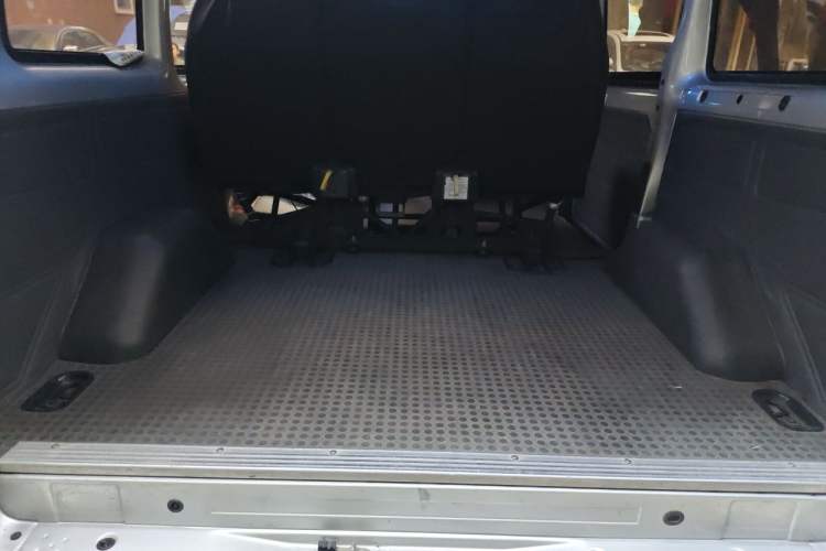 Used Ford Transit Custom 2016 2.2T Short-Wheelbase 6-Seater Mid-Roof Multi-Purpose Vehicle Trunk