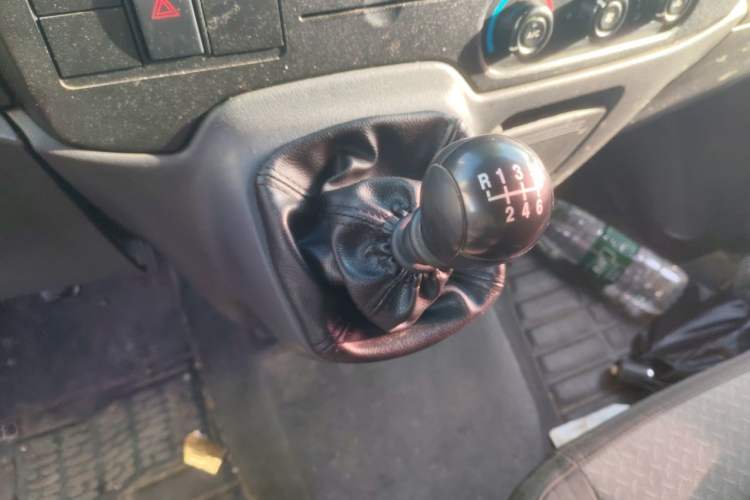 Used Ford Transit Custom 2016 2.2T Long-Wheelbase 6/7-Seater Mid-Roof Multi-Purpose Vehicle Gear Lever