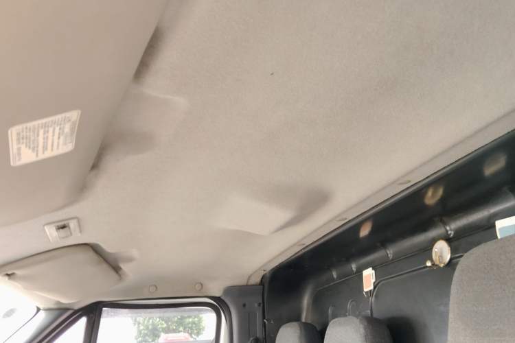 Used Ford Transit Custom 2016 2.2T Long Wheelbase 15-Seater Mid-Roof Luxury Version 135 Horsepower Headliner