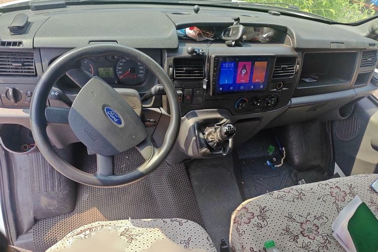 Used Ford Transit Custom 2016 2.2T Short-Wheelbase 6-Seater Mid-Roof Multi-Purpose Vehicle Interior 2