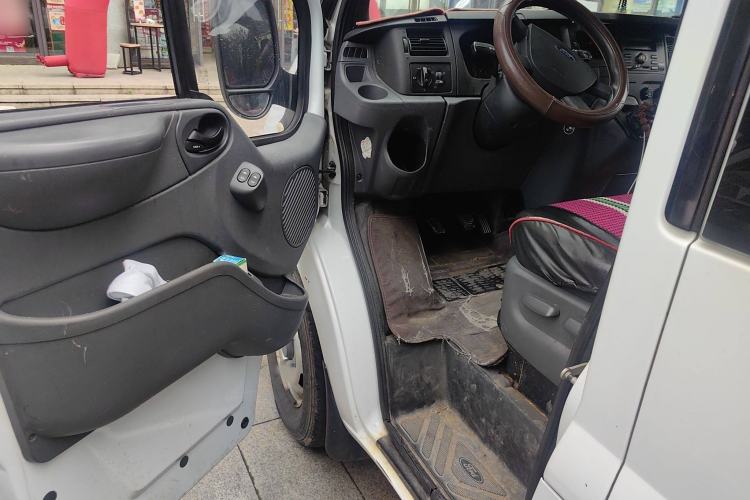 Used Ford Transit Custom 2016 2.2T Short-Wheelbase 6-Seater Mid-Roof Multi-Purpose Vehicle Interior 2