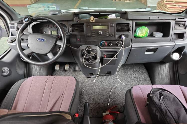 Used Ford Transit Custom 2016 2.2T Long-Wheelbase 6/7-Seater Mid-Roof Multi-Purpose Vehicle Interior 2