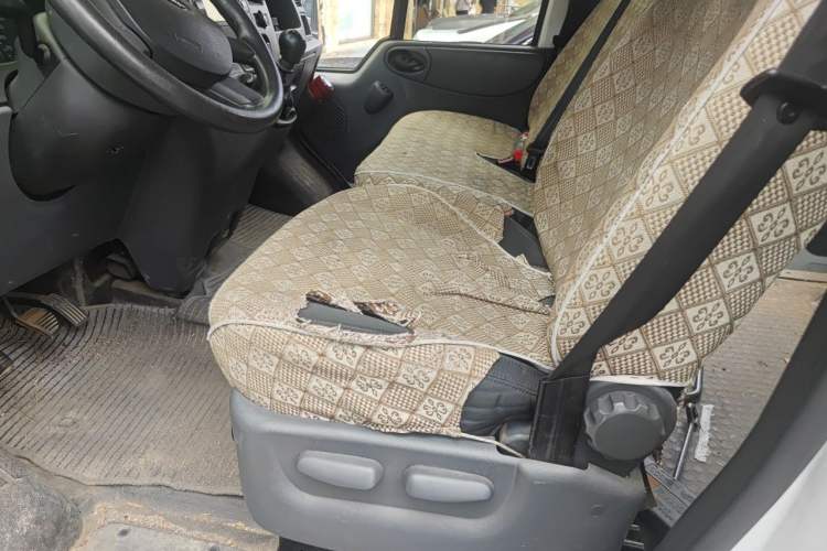Used Ford Transit Custom 2016 2.2T Short-Wheelbase 6-Seater Mid-Roof Multi-Purpose Vehicle Left Front Seat