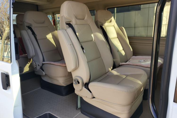 Used Ford Transit Custom 2016 2.2T Long-Wheelbase 9-Seater Mid-Roof Luxury Coach Left Rear Seat