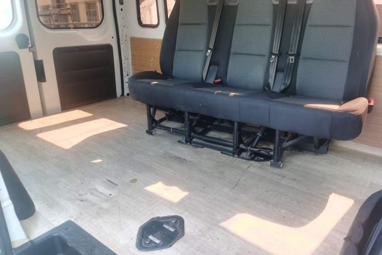 Used Ford Transit Custom 2016 2.2T Short Wheelbase 7-Seater Mid-Height Luxury Coach Left Rear Seat