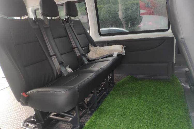 Used Ford Transit Custom 2016 2.2T Short-Wheelbase 6-Seater Mid-Roof Multi-Purpose Vehicle Left Rear Seat