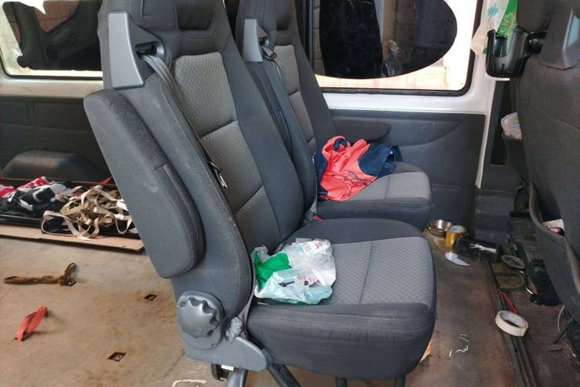 Used Ford Transit Custom 2016 2.2T Long-Wheelbase 6/7-Seater Mid-Roof Multi-Purpose Vehicle Left Rear Seat