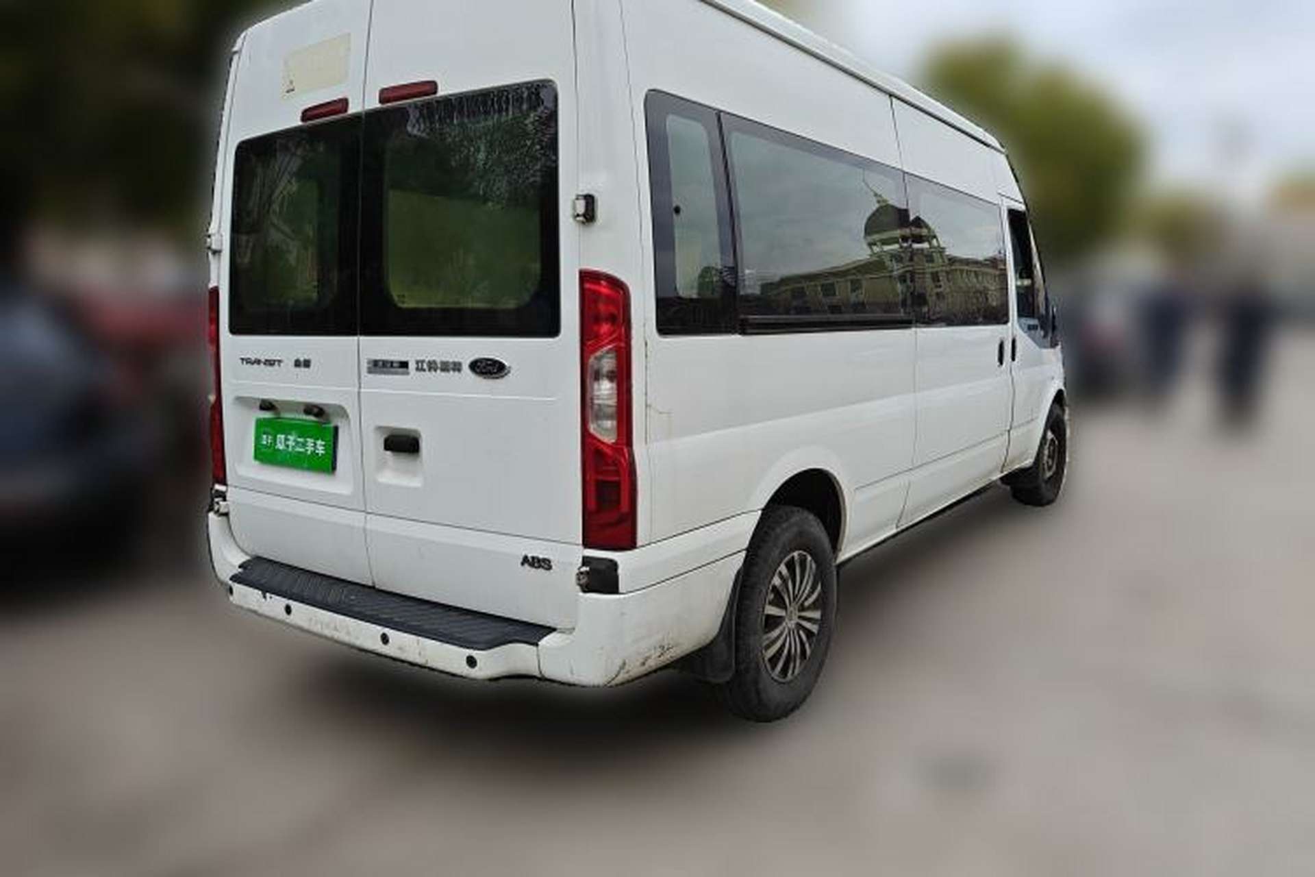 Used Ford Transit Custom 2016 2.2T Long-Wheelbase 6/7-Seater Mid-Roof Multi-Purpose Vehicle Rear Right 45 Deg