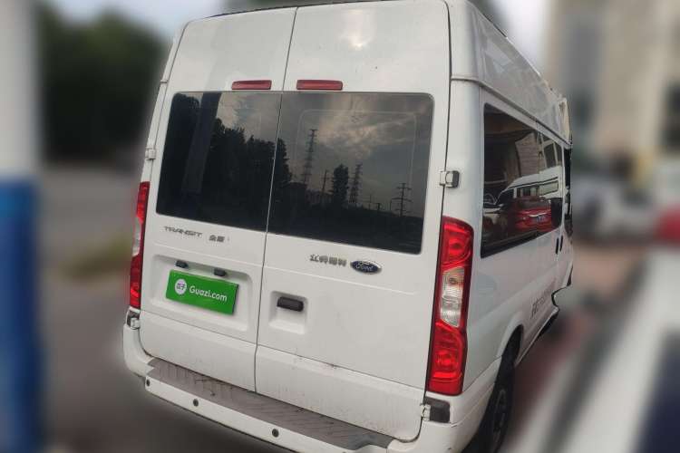Used Ford Transit Custom 2016 2.2T Short-Wheelbase 6-Seater Mid-Roof Multi-Purpose Vehicle Rear Right 45 Deg