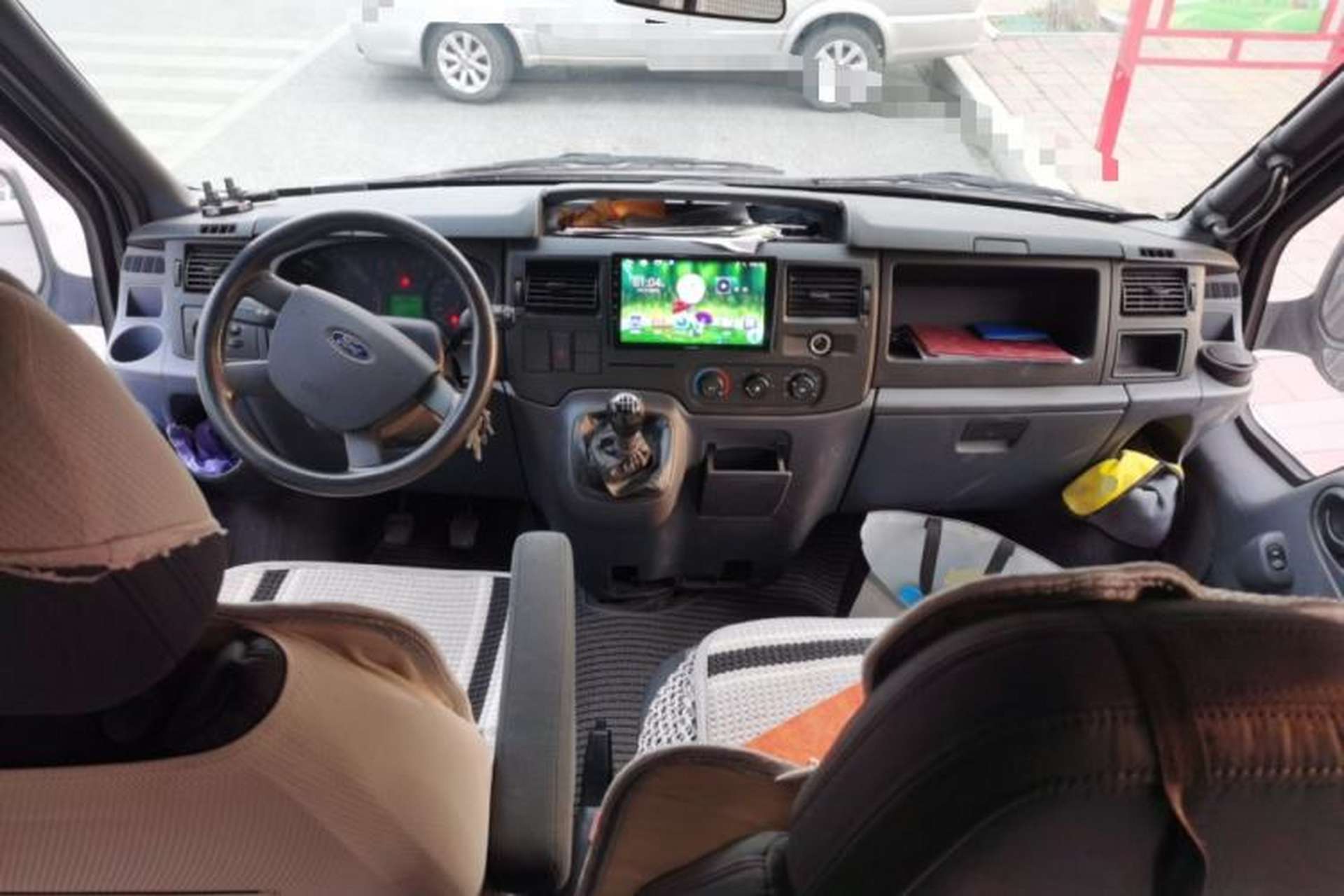 Used Ford Transit Custom 2019 2.2T Multi-Function Short Wheelbase Mid-Roof 6-Seater China VI Center Console
