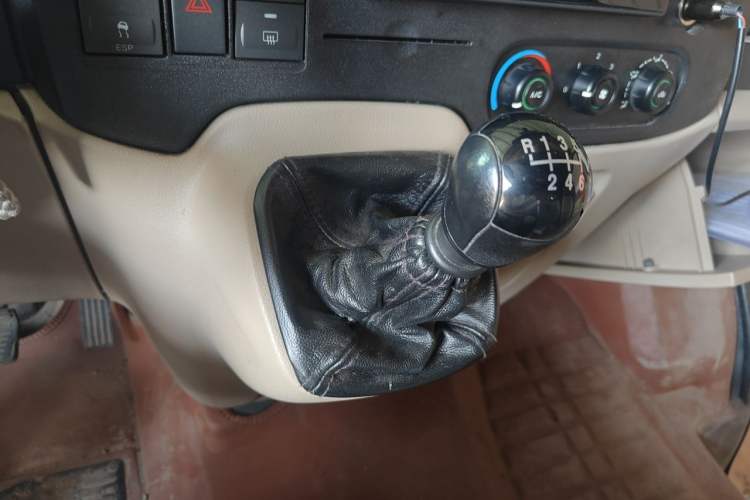 Used Ford Transit Custom  Gear Lever