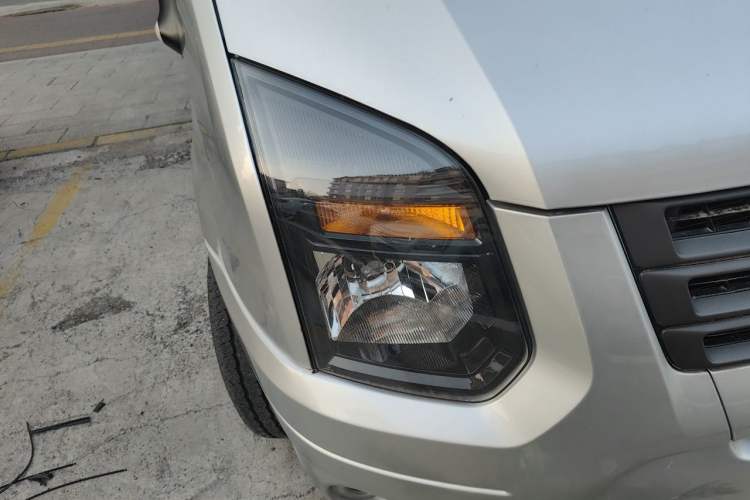 Used Ford Transit Custom 2019 2.2T Multi-Function Short Wheelbase Mid-Roof 6-Seater China VI Right Front Headlight