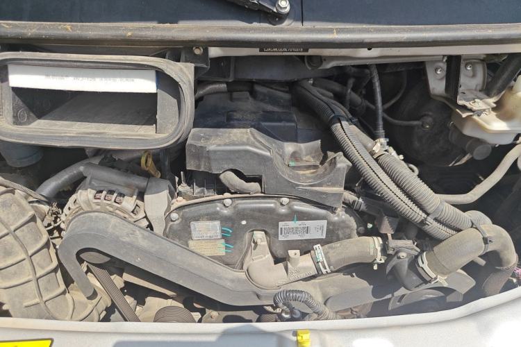 Used Ford Transit Custom 2019 2.2T Mid-Size Long Wheelbase Mid-Roof 6-Seater China VI Engine Bay