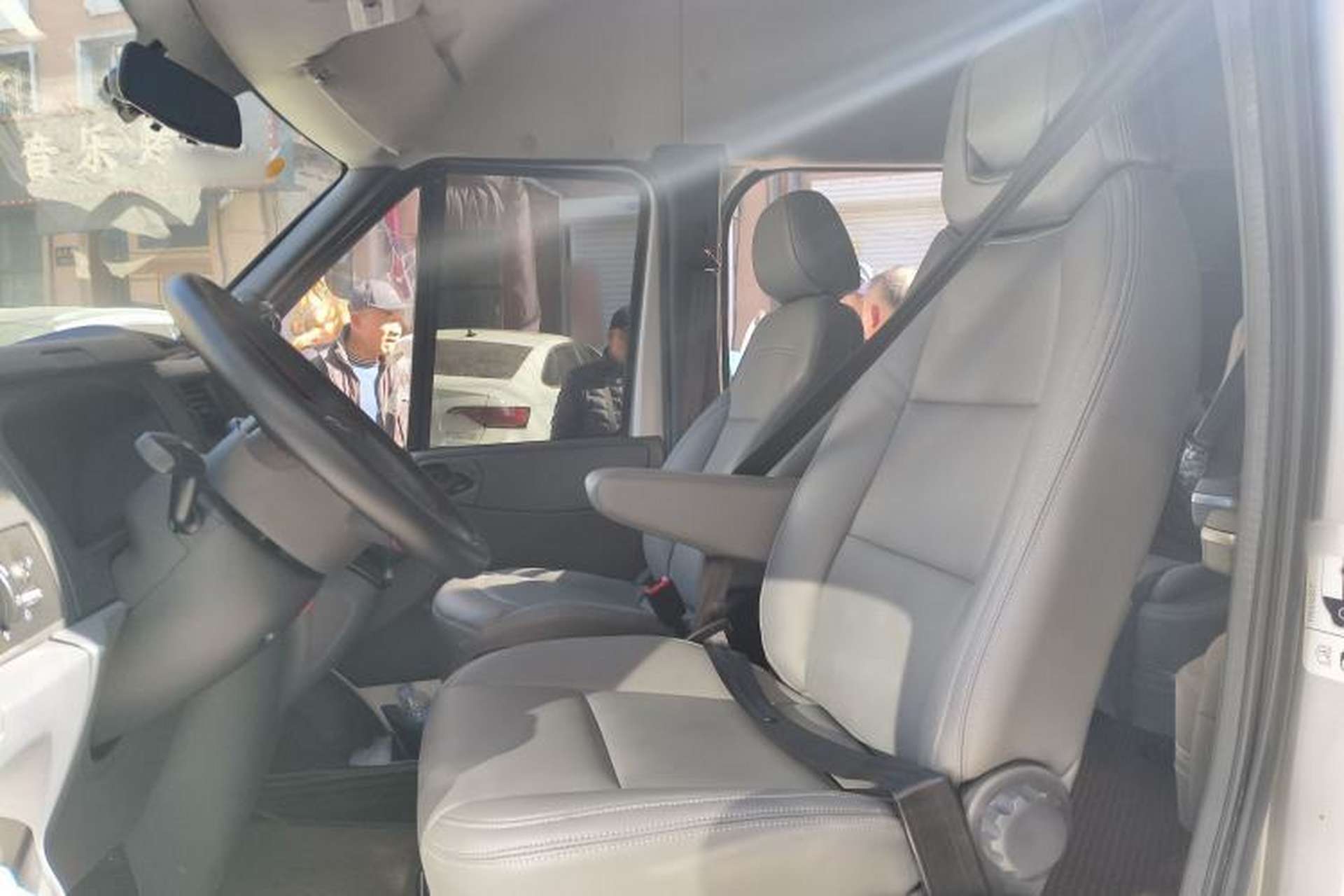 Used Ford Transit Custom 2019 2.2T Multi-Function Short Wheelbase Mid-Roof 6-Seater China VI Left Front Seat