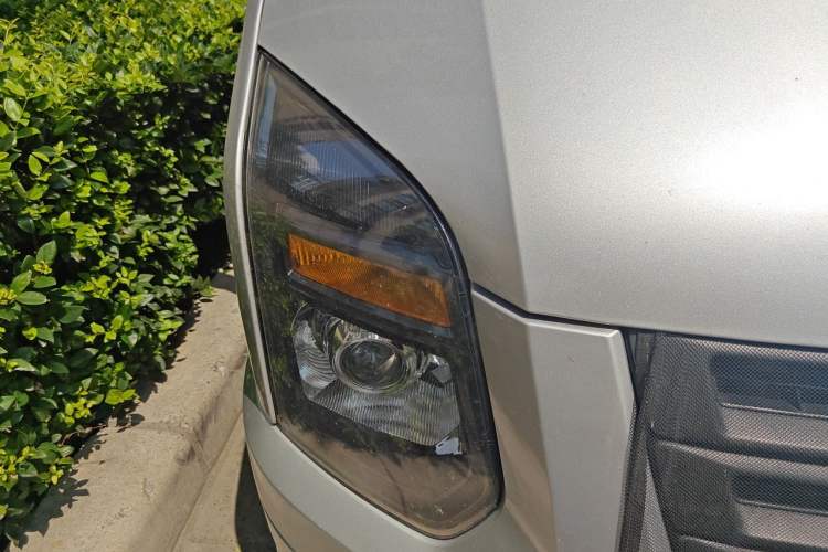 Used Ford Transit Custom 2019 2.2T Mid-Size Long Wheelbase Mid-Roof 6-Seater China VI Right Front Headlight