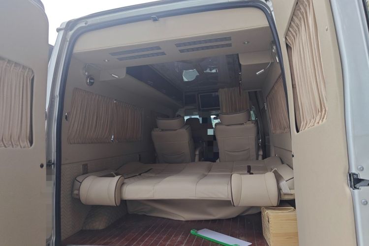 Used Ford Transit Custom 2019 2.2T Mid-Size Long Wheelbase Mid-Roof 6-Seater China VI Trunk
