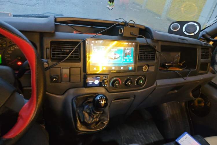 Used Ford Transit Custom 2019 2.2T Multi-Function Long-Wheelbase High-Roof 7-Seater China VI Audio And AC Panel