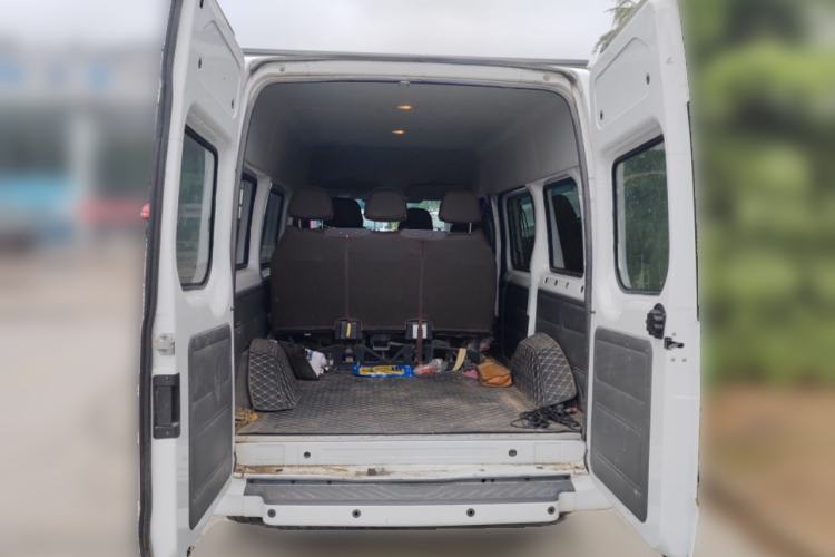 Used Ford Transit Custom 2019 2.2T Multi-Function Short Wheelbase Mid-Roof 6-Seater China VI Trunk