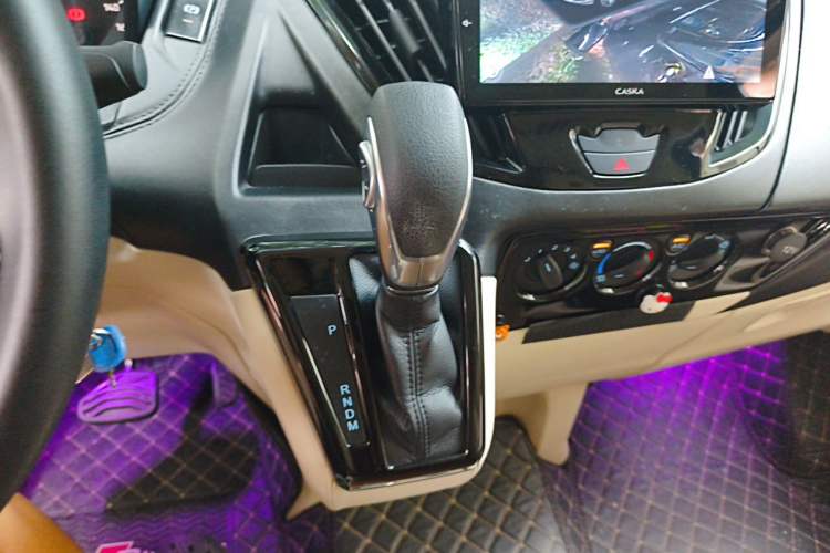 Used Ford Transit Custom  Gear Lever
