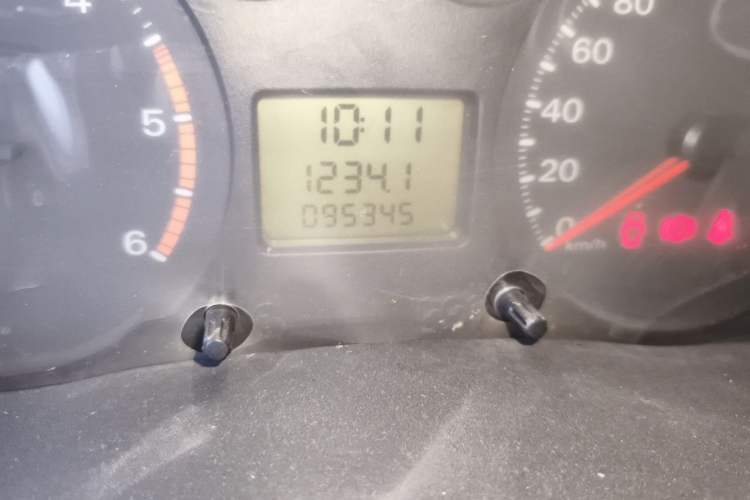 Used Ford Transit Custom  Odometer Close Up
