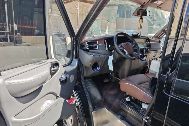 Used Ford Transit Custom 2021 2.2T (Package) Automatic Luxury Coach Pro Long Wheelbase with Mechanical Steps 9-Seater Mid-Roof China VI Standard Driver Seat