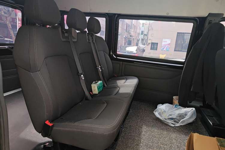 Used Ford Transit Custom 2021 2.2T Manual Logistics Vehicle Pro Short Wheelbase 6-Seater Mid-Roof China VI Standard Left Rear Seat