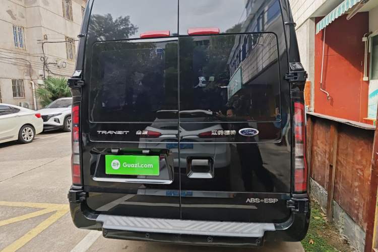 Used Ford Transit Custom 2021 2.2T Manual Logistics Vehicle Pro Short Wheelbase 6-Seater Mid-Roof China VI Standard Rear